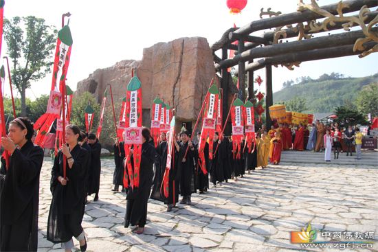 ���ݴ���ɽ������