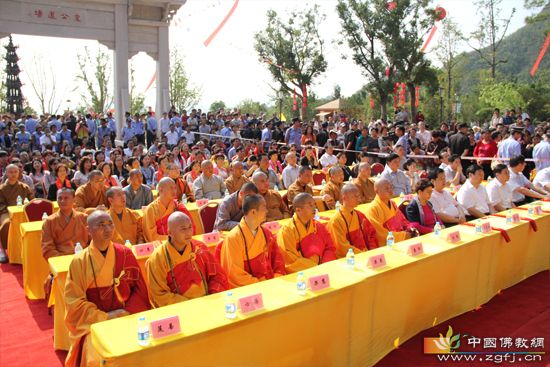 ���ݴ���ɽ������