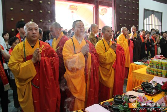 ���ݴ���ɽ������