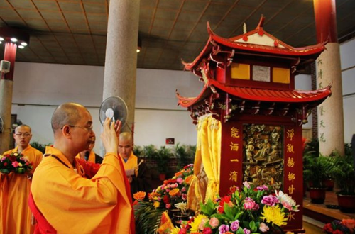 ѧ�Ϸ�ʦ����ԡ��ڷ���