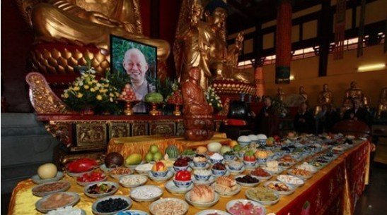 ��÷�����¾��о��۳���ʾ�Ű���׷˼����