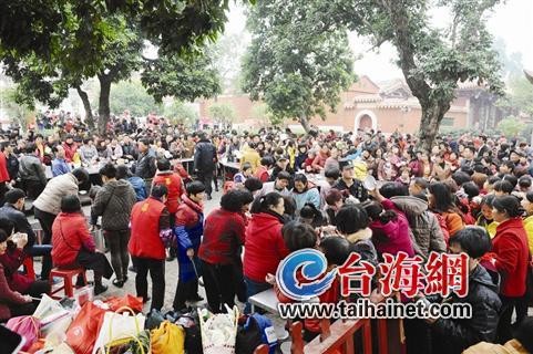 ��������ũ������إ����Ҳ��Ȫ�ݿ�Ԫ����ʷ�ƾõ��ڷ��ա���ǧ����Я�Ҵ��ڵ�������Ȫ�����ֿ�Ԫ�����㡢��ի�����������ֵ������У�Ҳ͸¶��һ��Խ��ԽŨ����ζ��