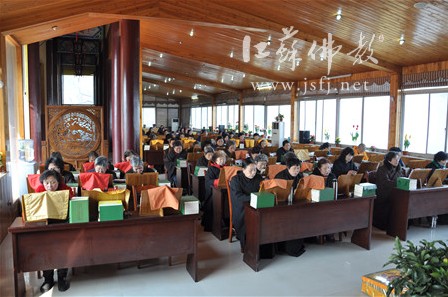 ������������ʥ��¡���������Ϸ���