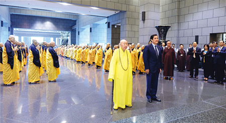 ̨��̨���¾ٰ��İ��ӱ���ҩʦ���� ��Ӣ�Ųμ�