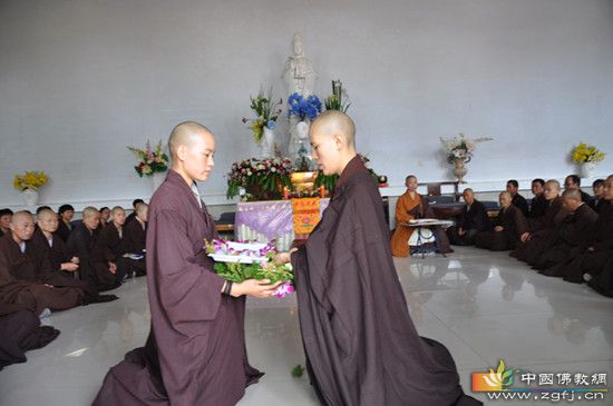 ���İ���