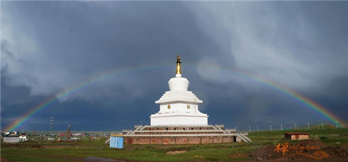 ÿ�궼�Ǳ�����Ժ��200����Уѧ��Ϊ�β�������Ӫ