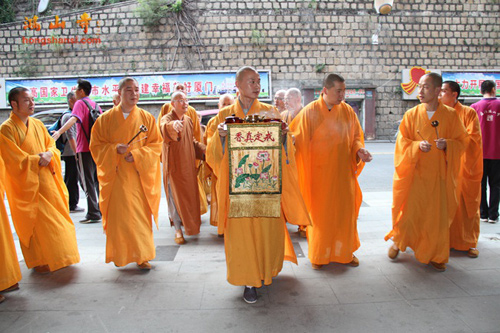 ���ŷ������