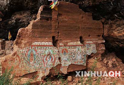 ��ԫ�ϱ��б���������һ��ɫ�ʰ�������ıڻ�