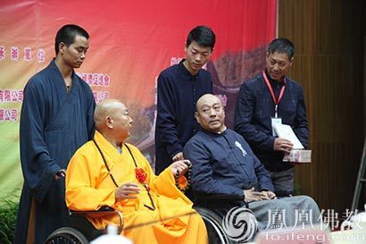 延佛法师母亲传记《俺娘》发布会 200本新书被抢购一空